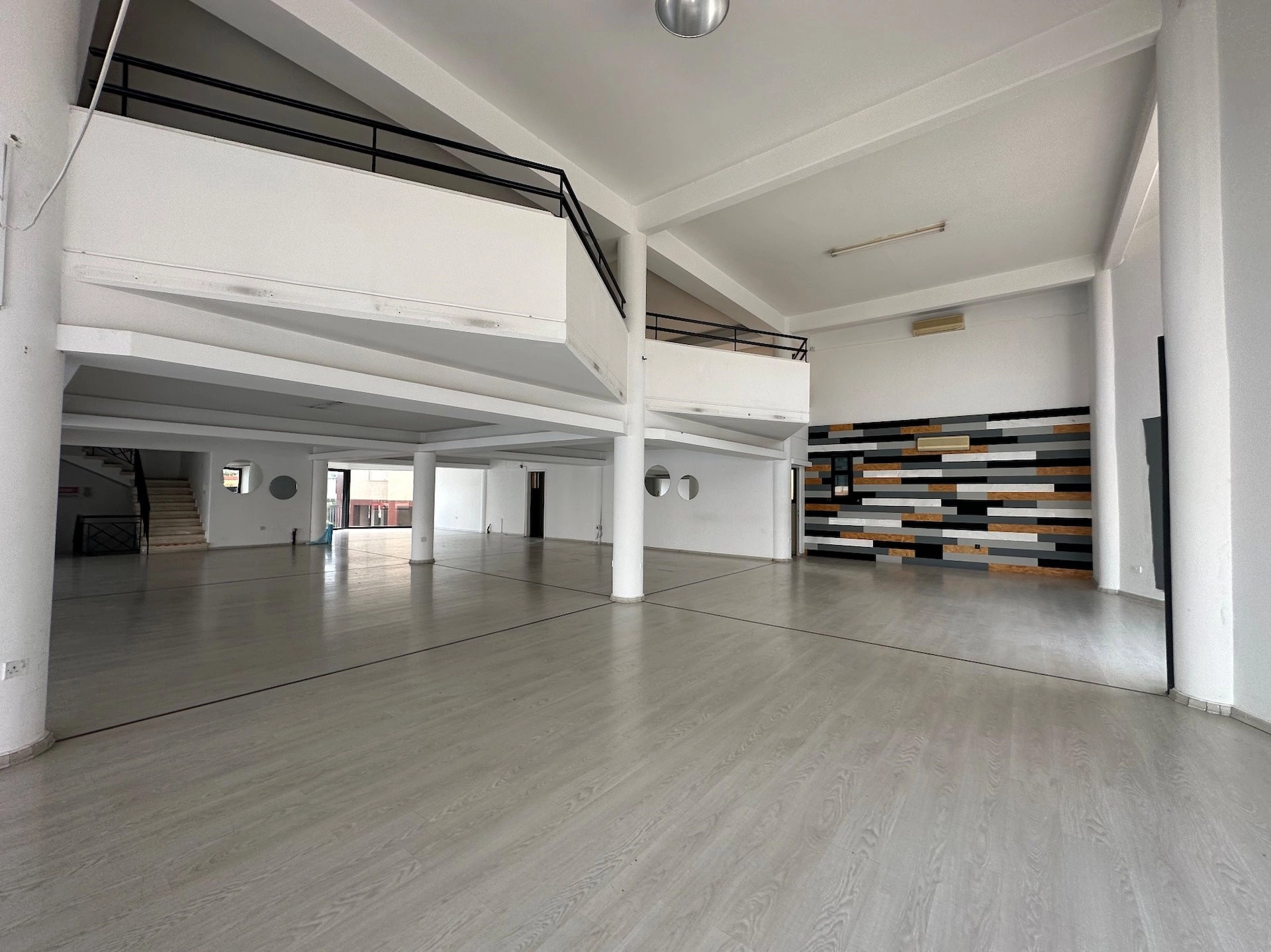 600m² Commercial for Rent in Kato Polemidia, Limassol District
