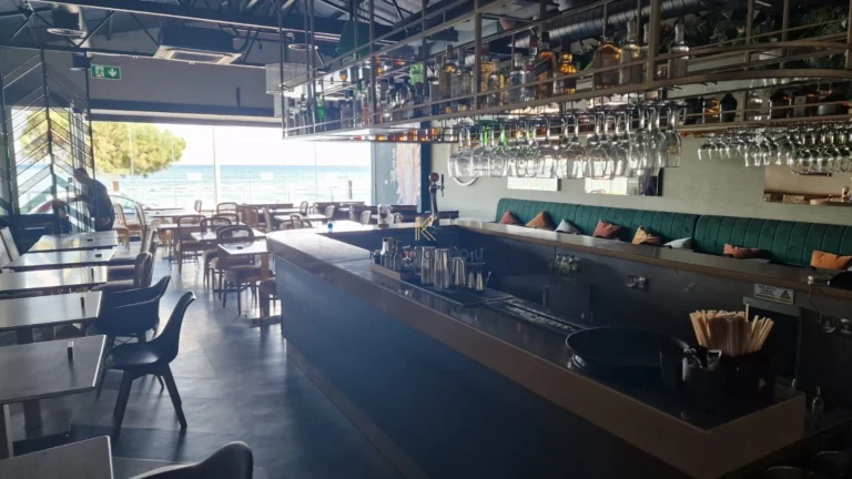 250m² Commercial for Rent in Larnaca District