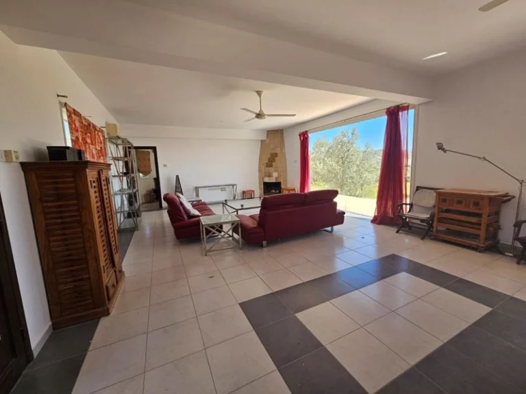 3 Bedroom House for Sale in Polemi, Paphos District