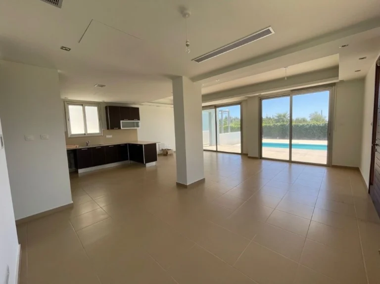 3 Bedroom Apartment for Sale in Pervolia Larnacas