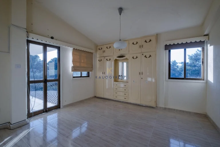 3 Bedroom House for Sale in Pyrga Larnakas, Larnaca District
