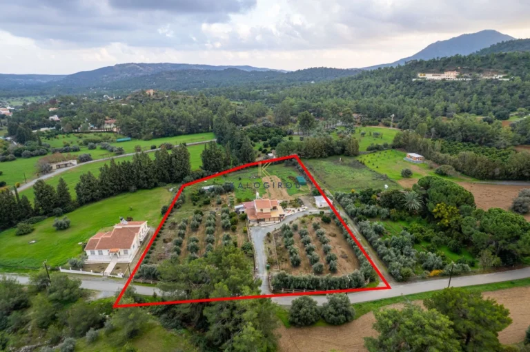 3 Bedroom House for Sale in Pyrga Larnakas, Larnaca District