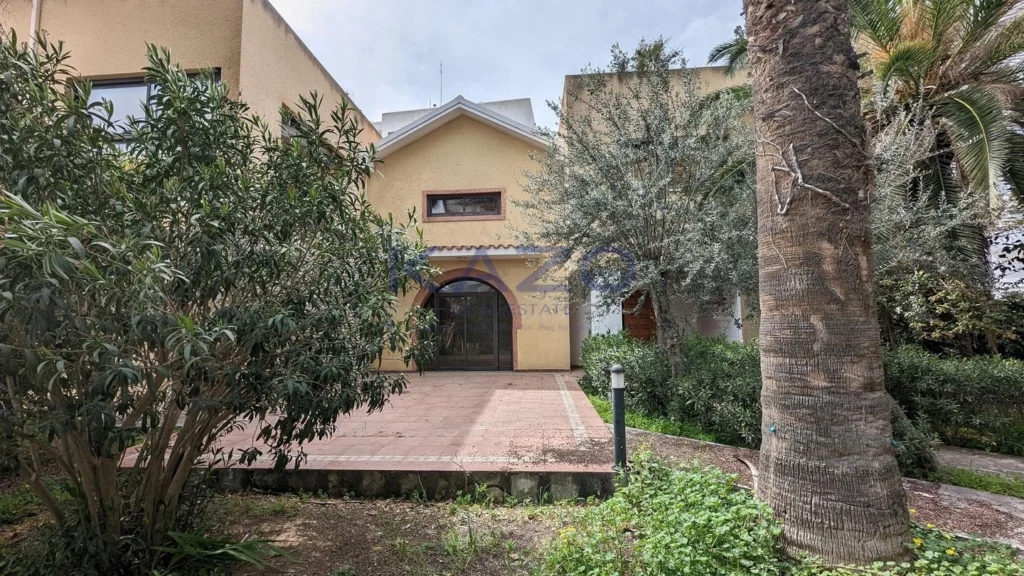 520m² Building for Sale in Agios Dometios, Nicosia District