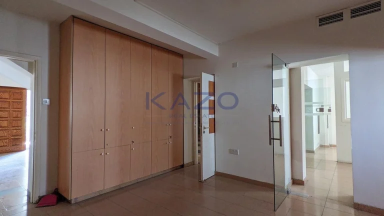 520m² Building for Sale in Agios Dometios, Nicosia District