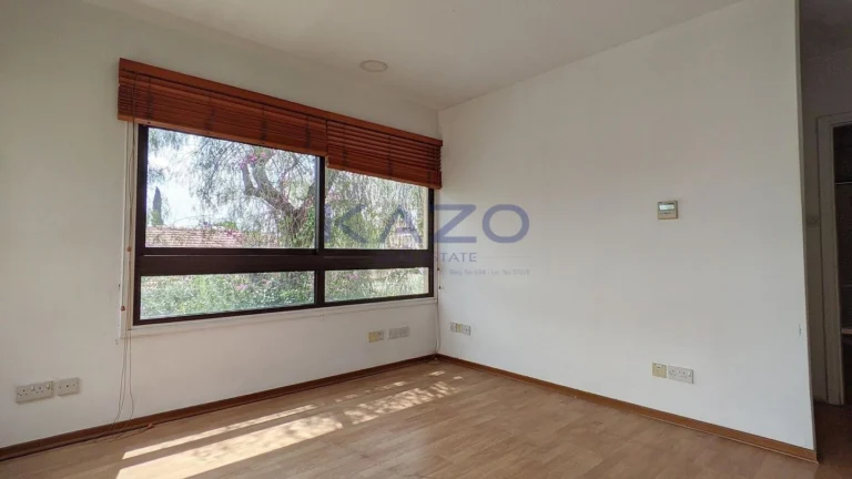 520m² Building for Sale in Agios Dometios, Nicosia District