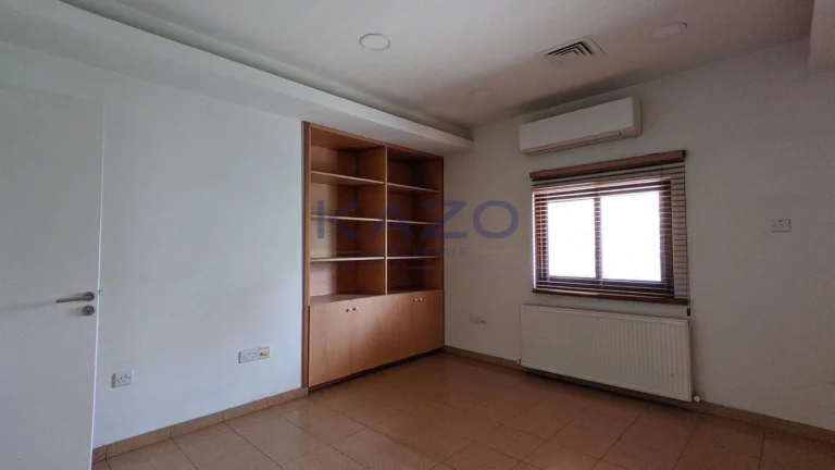 520m² Building for Sale in Agios Dometios, Nicosia District