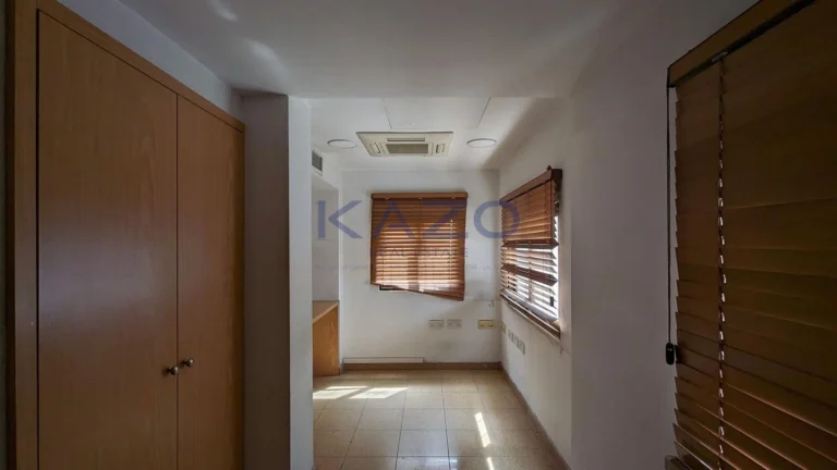 520m² Building for Sale in Agios Dometios, Nicosia District