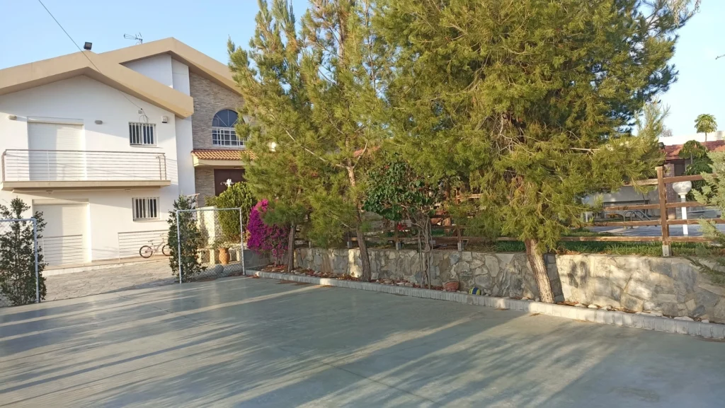 5 Bedroom House for Sale in Pyrgos Lemesou, Limassol District