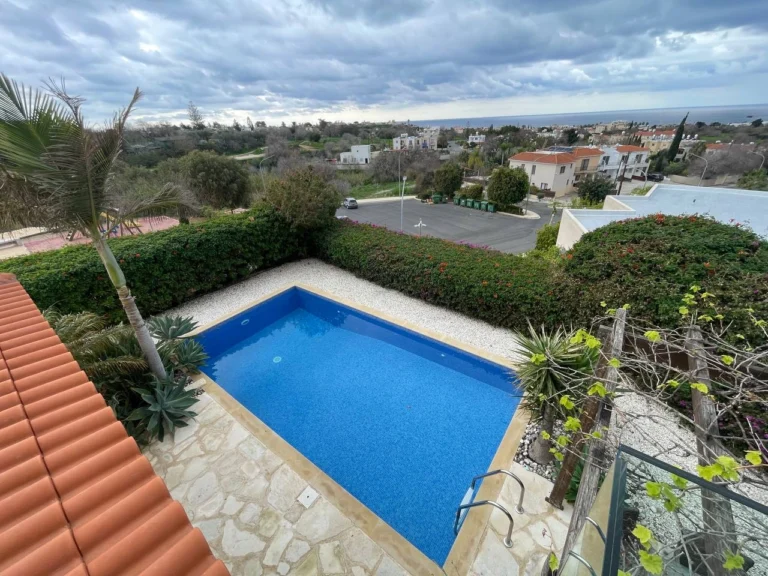 4 Bedroom House for Sale in Chlorakas, Paphos District