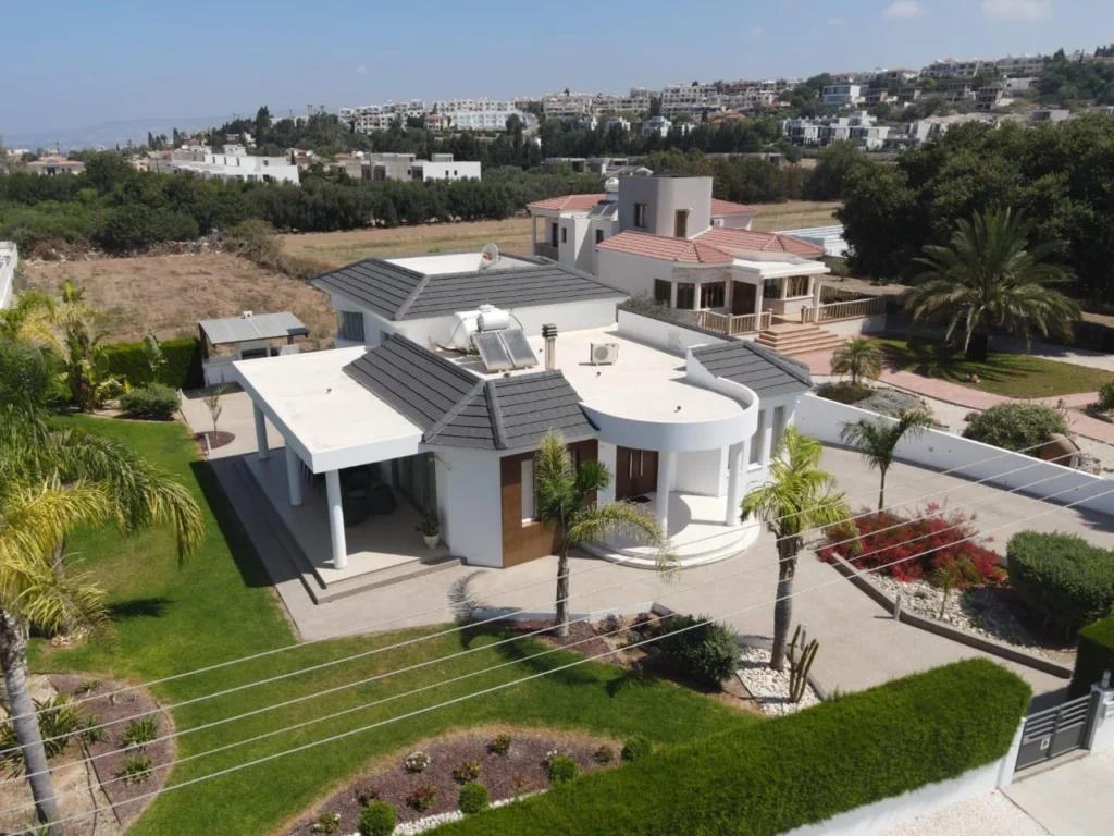 4 Bedroom House for Sale in Chlorakas, Paphos District