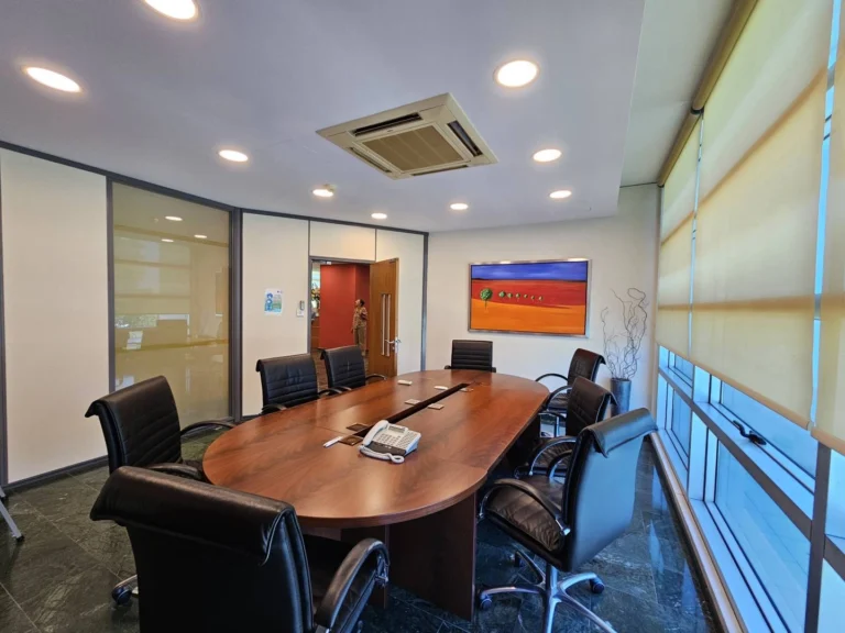 932m² Office for Sale