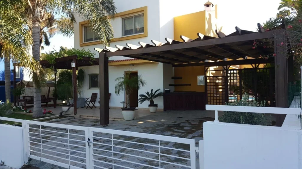 3 Bedroom House for Sale in Pentakomo, Limassol District