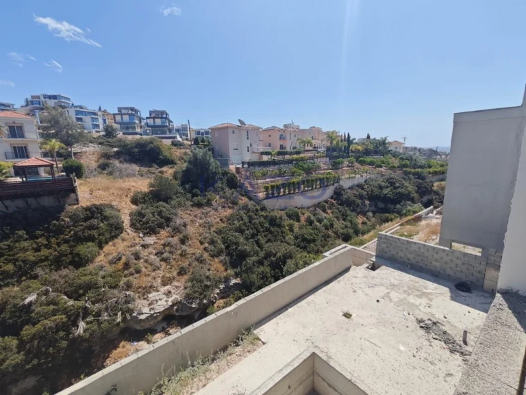 4 Bedroom House for Sale in Agios Tychonas, Limassol District