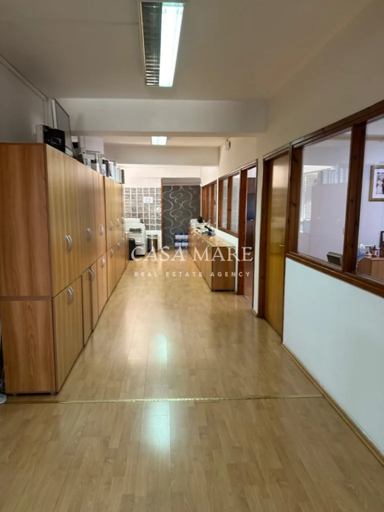 355m² Office for Rent