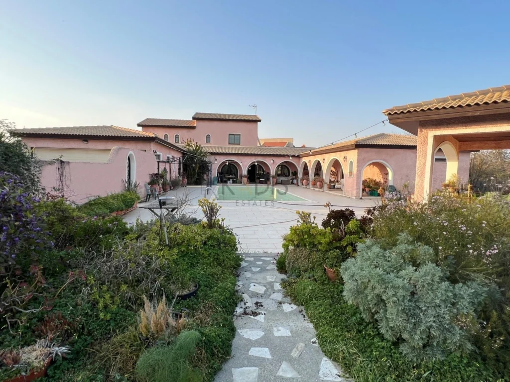 5 Bedroom House for Sale in Sia, Nicosia District