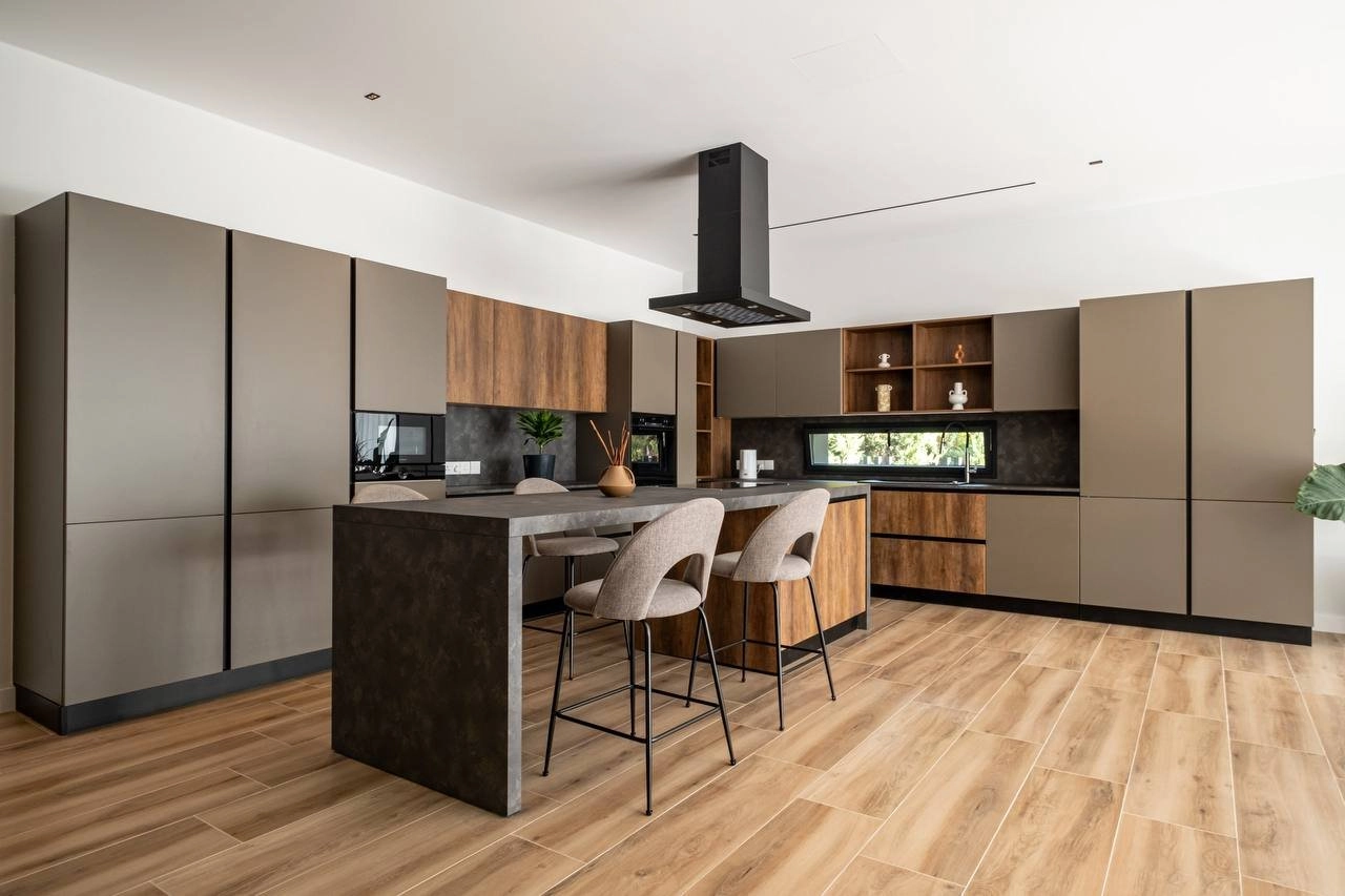 6+ Bedroom House for Rent in Souni, Limassol District