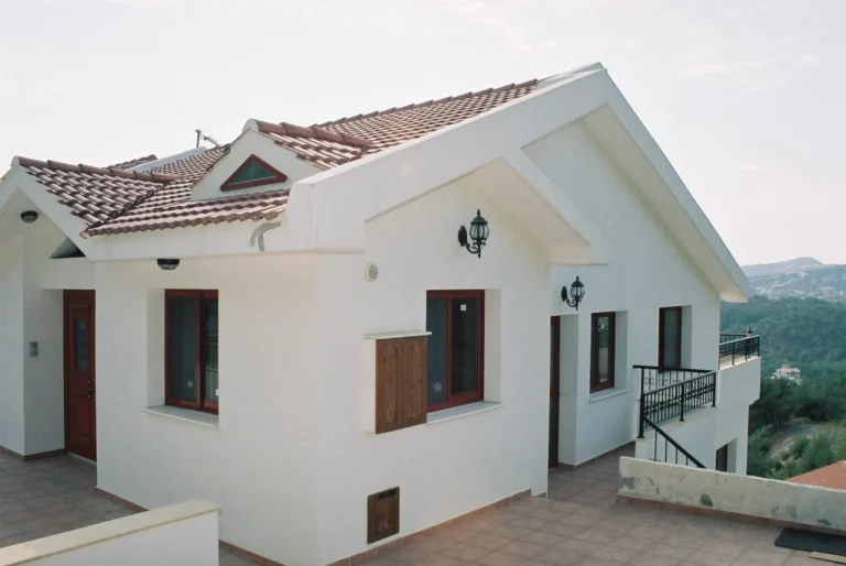 5 Bedroom House for Sale in Moniatis, Limassol District