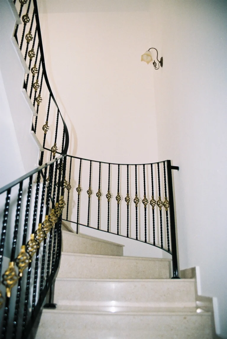 5 Bedroom House for Sale in Moniatis, Limassol District