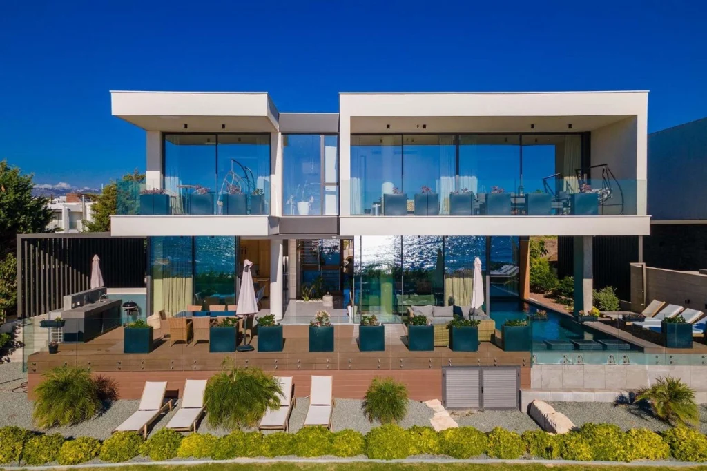4 Bedroom House for Sale in Tombs Of the Kings, Paphos District