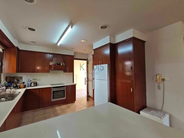 5 Bedroom House for Sale in Limassol – Ekali