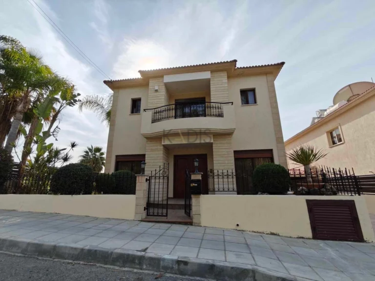 5 Bedroom House for Sale in Limassol – Ekali