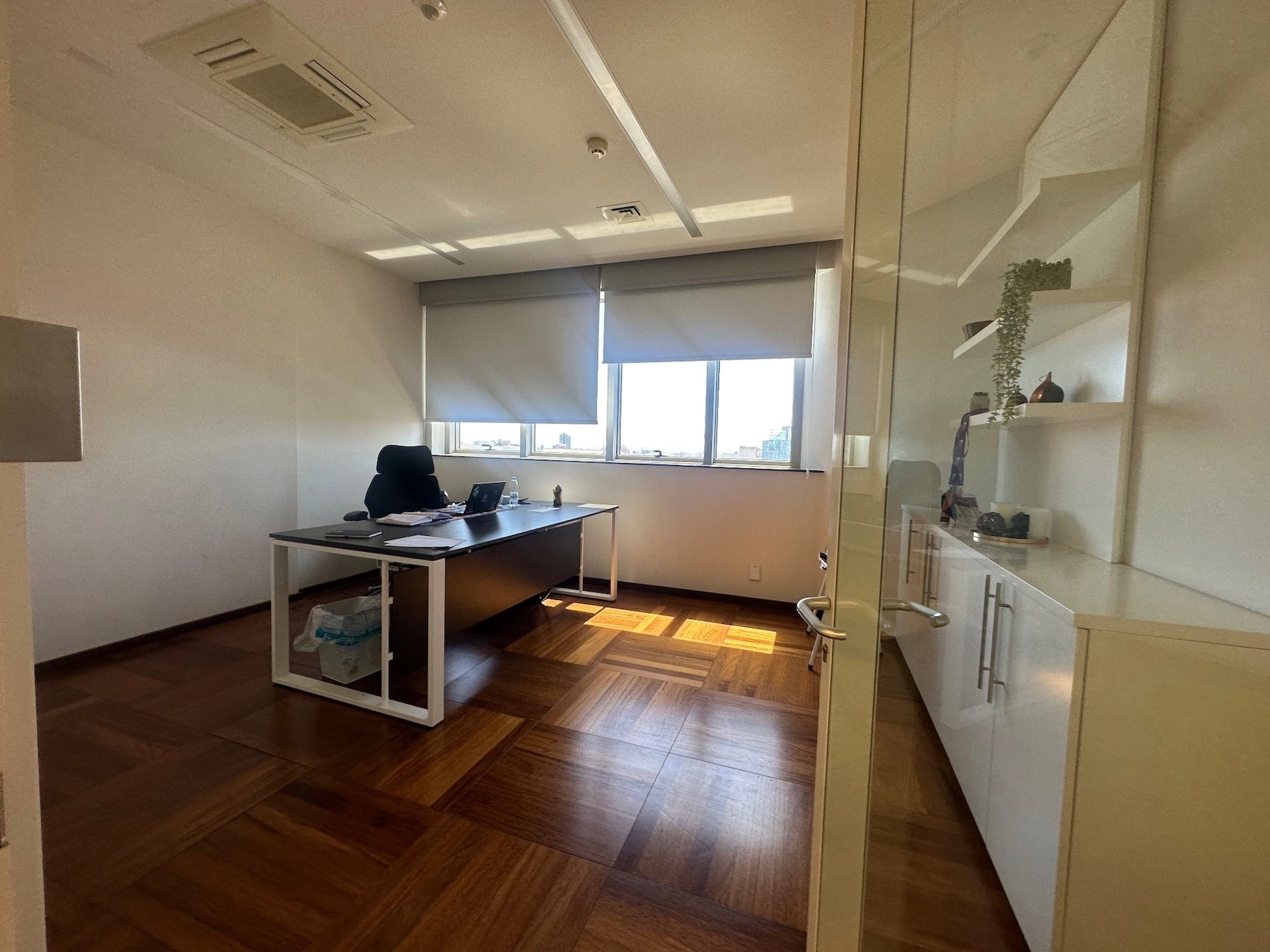 323m² Office for Rent in Limassol – Kapsalos
