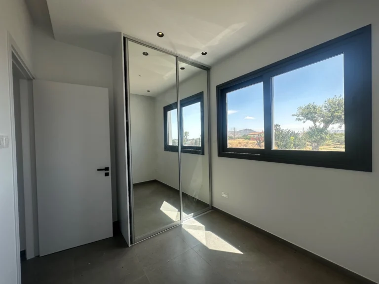 2 Bedroom House for Rent in Parekklisia, Limassol District