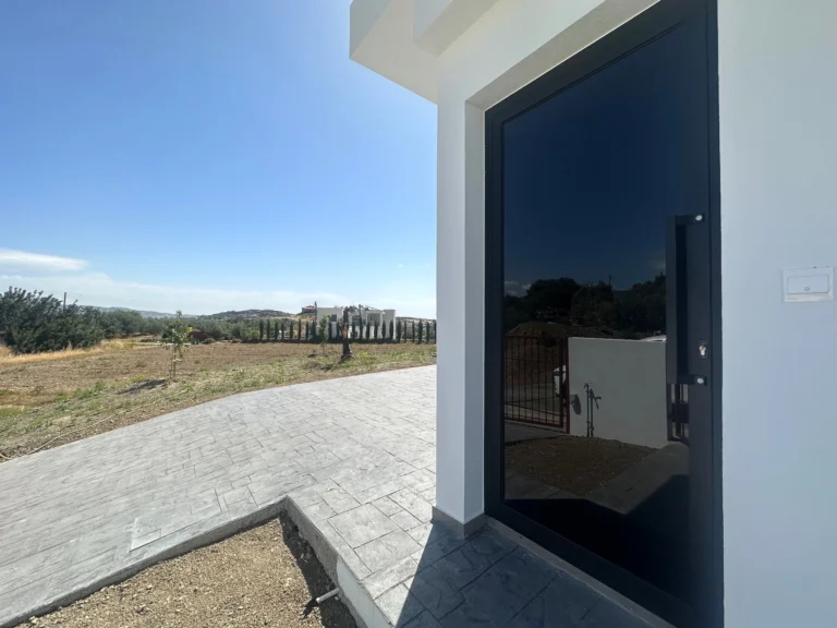 2 Bedroom House for Rent in Parekklisia, Limassol District