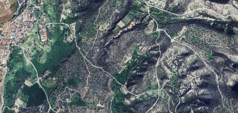 3,345m² Plot for Sale in Pentakomo, Limassol District