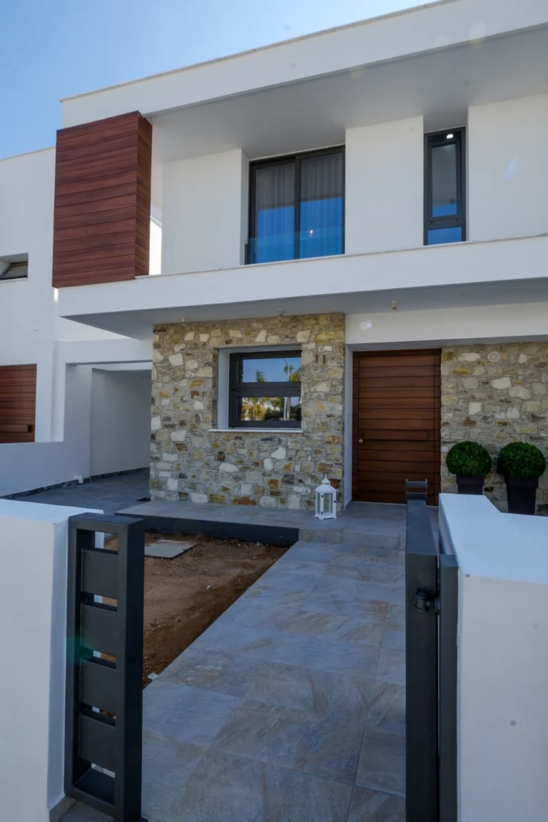 5 Bedroom House for Sale in Livadia Larnakas, Larnaca District