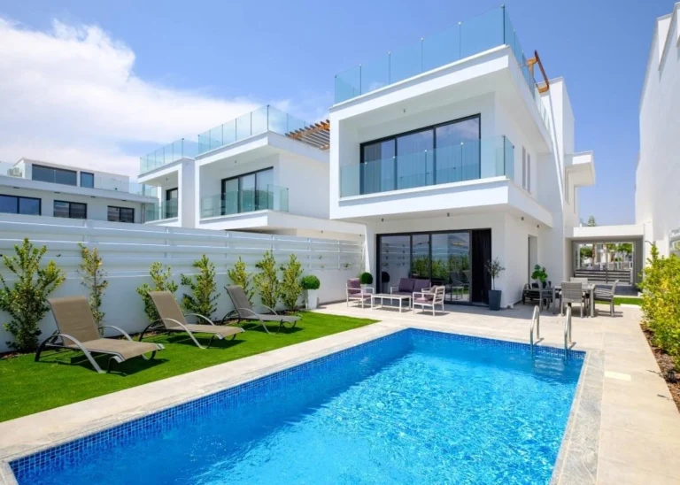 5 Bedroom House for Sale in Livadia Larnakas, Larnaca District