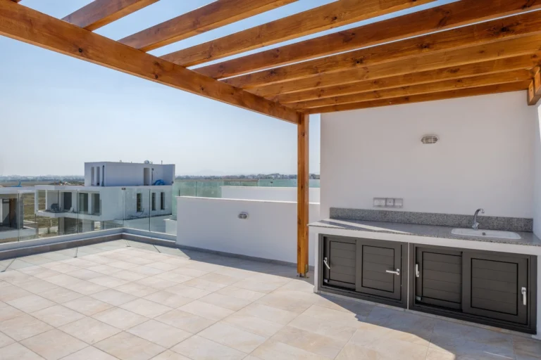 5 Bedroom House for Sale in Livadia Larnakas, Larnaca District
