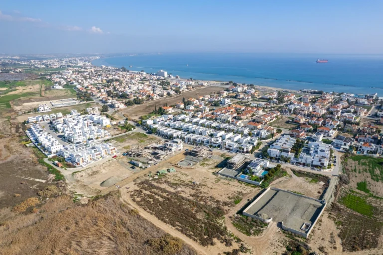 Cheap Houses and Villas for Sale Larnaca up to 700000 euro