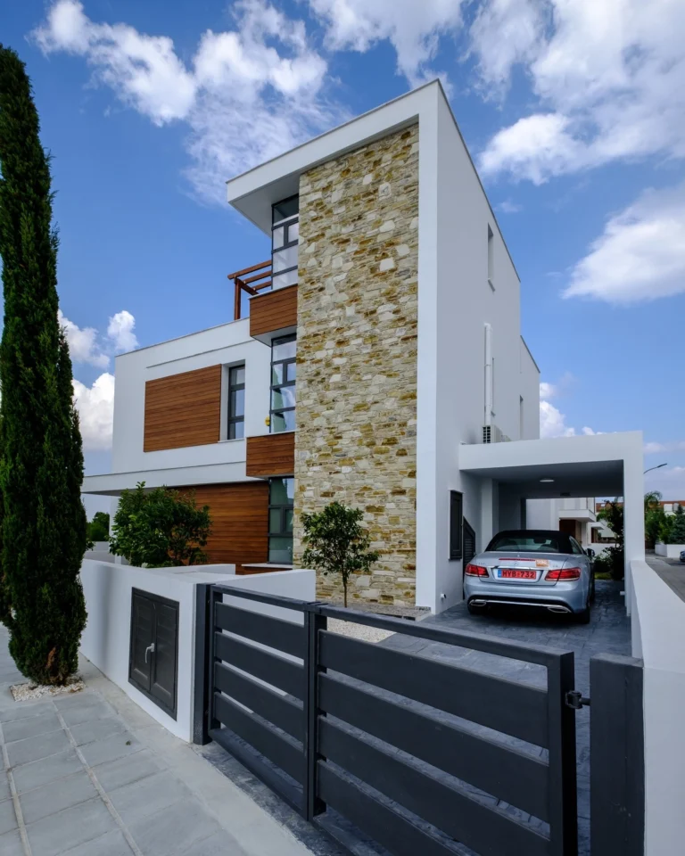 5 Bedroom House for Sale in Livadia Larnakas, Larnaca District