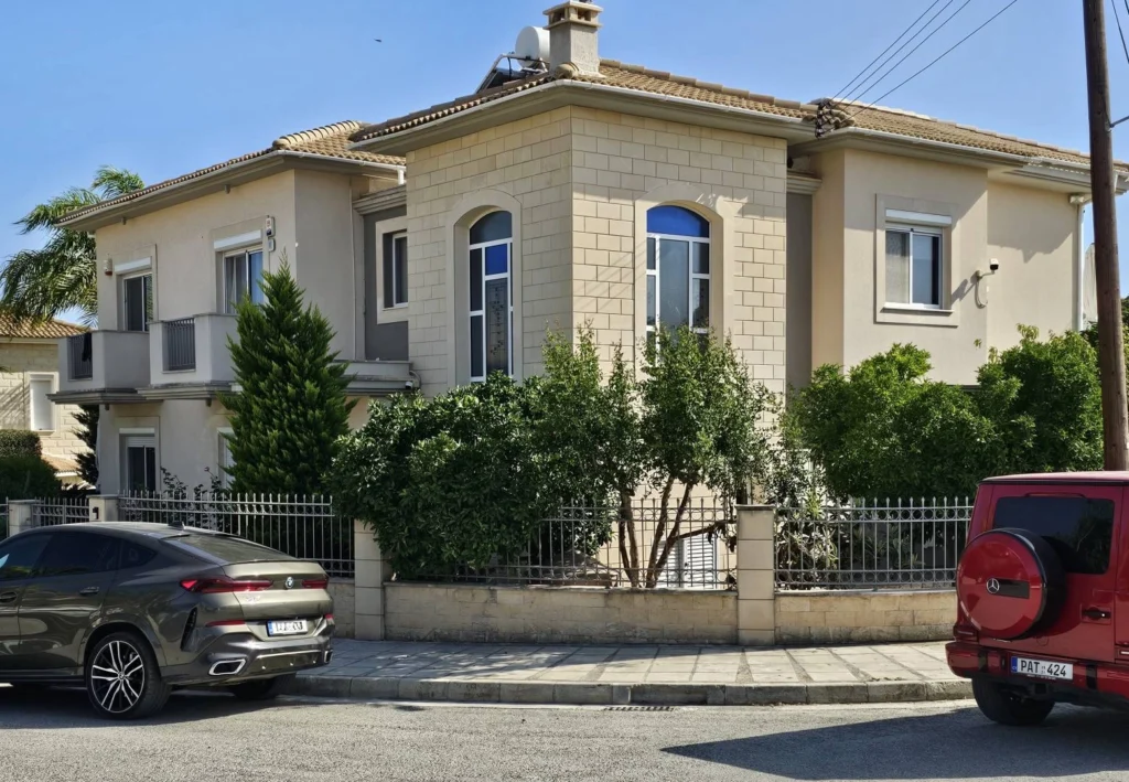 5 Bedroom House for Sale in Agios Tychonas, Limassol District