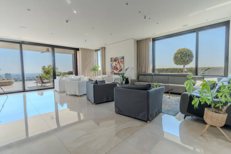 6+ Bedroom House for Sale in Germasogeia, Limassol District