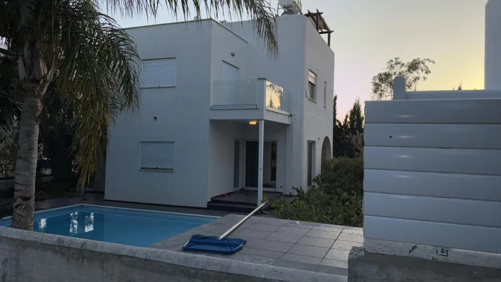 4 Bedroom House for Sale in Agios Tychonas, Limassol District