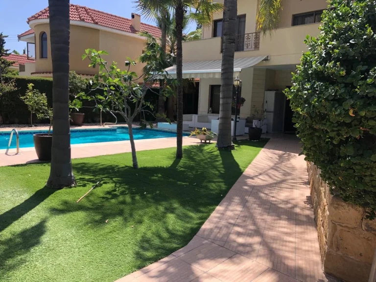 5 Bedroom House for Sale in Agios Tychonas, Limassol District