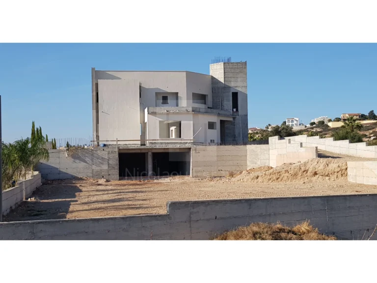 5 Bedroom House for Sale in Peyia, Paphos District