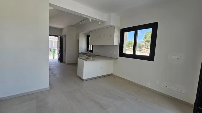 2 Bedroom House for Rent in Parekklisia, Limassol District