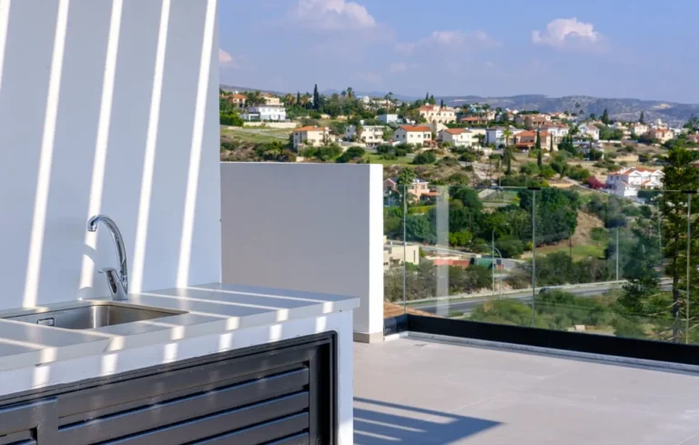 2 Bedroom Apartment for Rent in Potamos Germasogeias, Limassol District