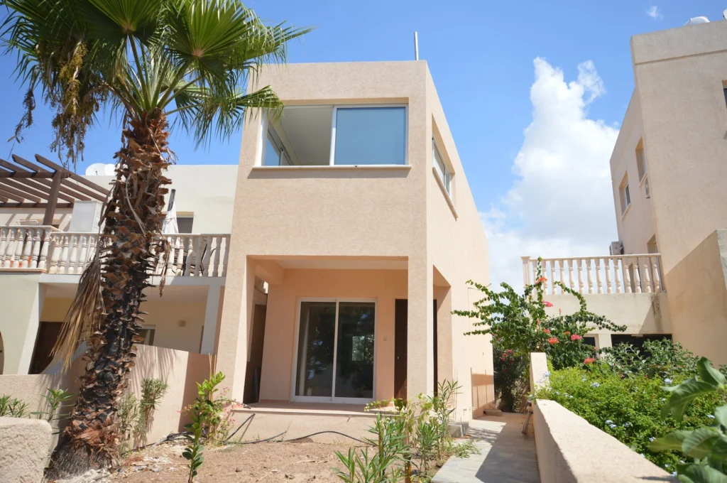 3 Bedroom House for Sale in Tombs Of the Kings, Paphos District