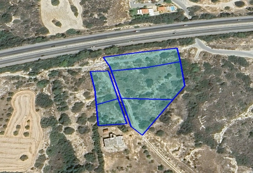 8,211m² Plot for Sale in Agios Tychonas, Limassol District