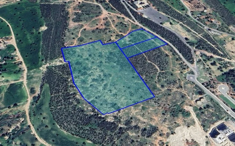 66,792m² Plot for Sale in Kato Polemidia, Limassol District