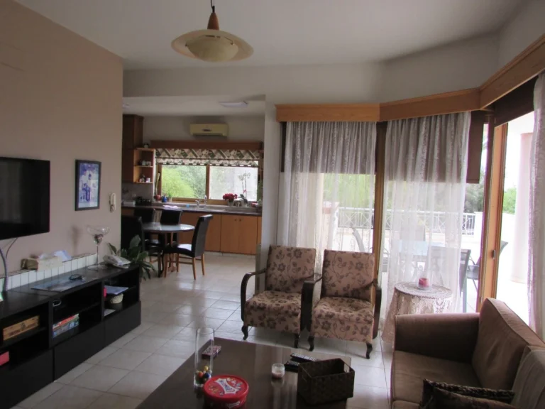 5 Bedroom House for Sale in Paniotis, Limassol District