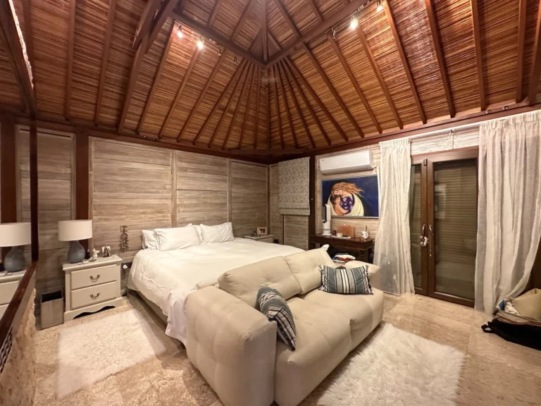 5 Bedroom House for Sale in Agios Tychonas, Limassol District