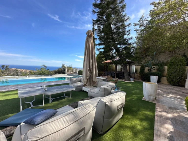 5 Bedroom House for Sale in Agios Tychonas, Limassol District