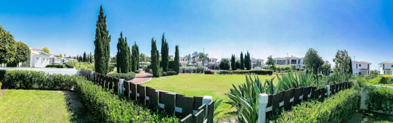 3 Bedroom House for Sale in Mazotos, Larnaca District