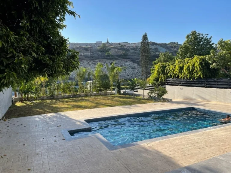 6+ Bedroom House for Sale in Agios Tychonas, Limassol District