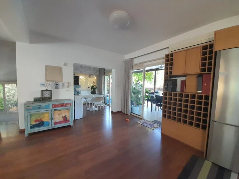 5 Bedroom House for Sale in Agios Tychonas, Limassol District